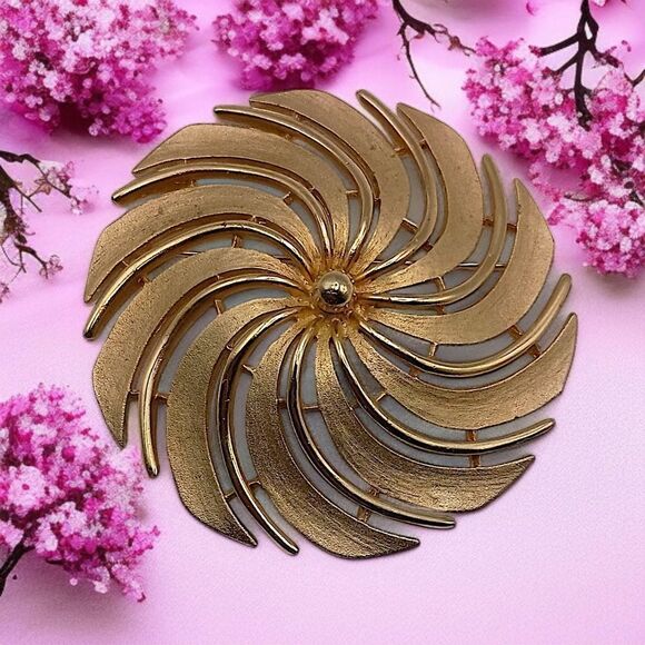 Sarah Coventry Swirl Pinwheel Brooch Pin Brushed Gold LARGE Vintage MCM Mod Dome - Picture 13 of 14